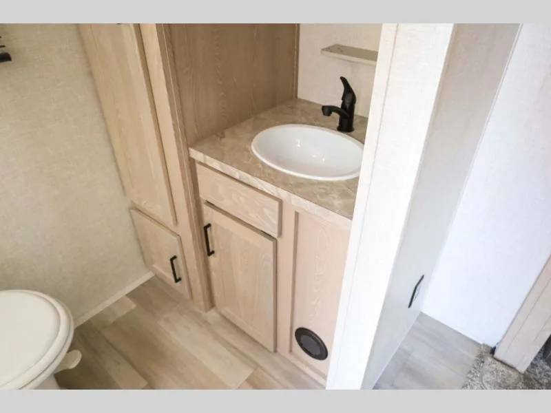 Used 2022 Rockwood 28RLS — photo 6