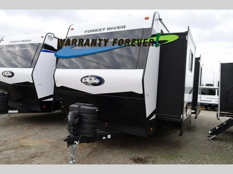 New 2026 Forest River RV Vengeance Rogue SUT 32L132 — photo 4