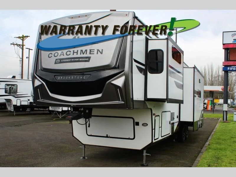 New 2025 Coachmen RV Brookstone 318RLL — photo 4