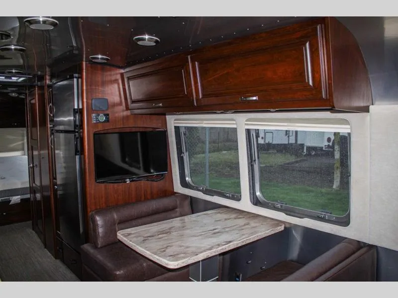 Used 2016 Airstream Classic 30 — photo 8
