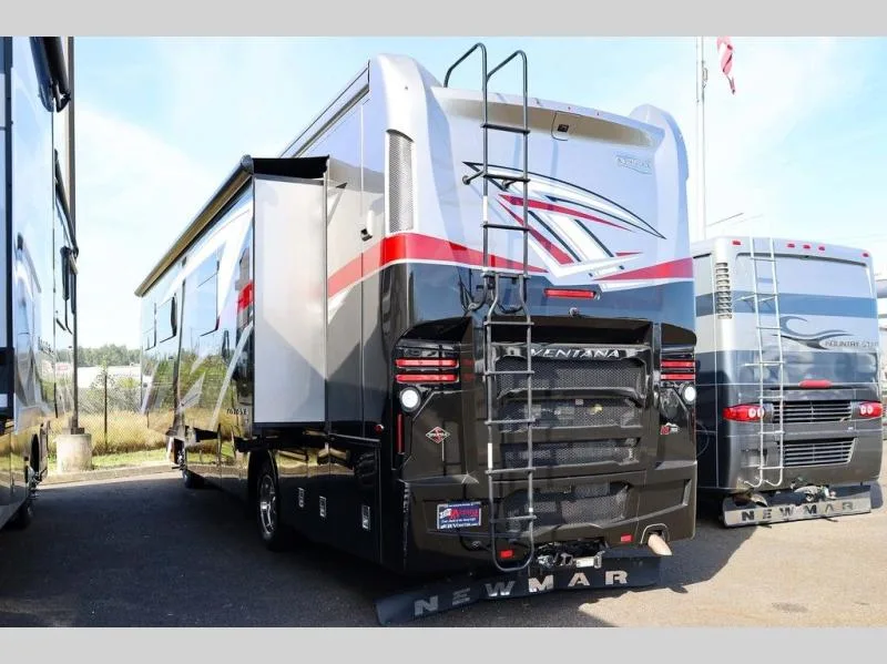 Used 2022 Newmar Ventana 3407 — photo 4