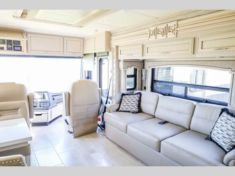 Used 2022 Newmar Ventana 3407 — photo 7