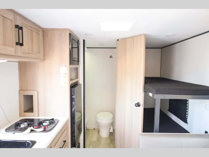 Used 2025 Keystone RV Coleman 17B — photo 6
