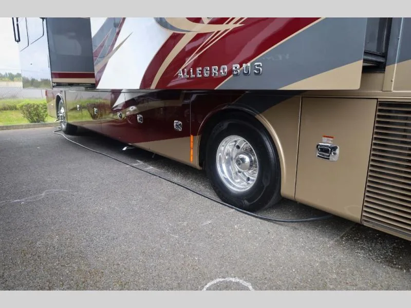 Used 2019 Tiffin Motorhomes Allegro Bus 40AP — photo 3