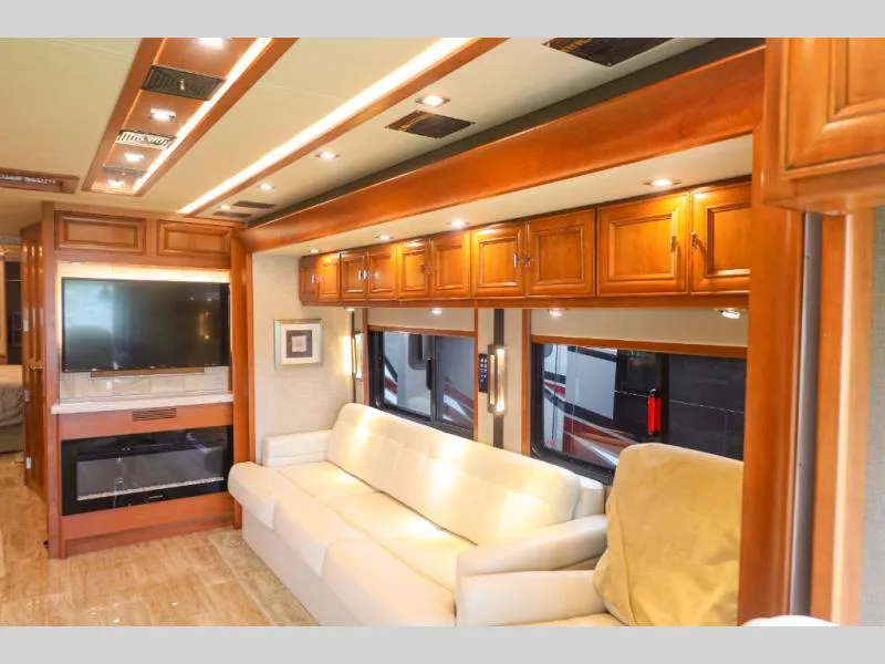 Used 2019 Tiffin Motorhomes Allegro Bus 40AP — photo 7