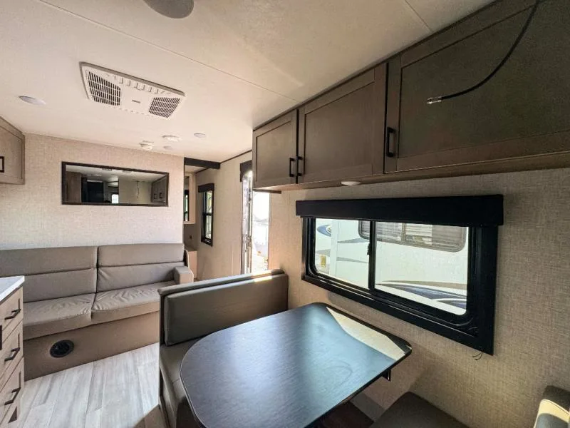Used 2025 Starcraft Autumn Ridge 26BH — photo 3