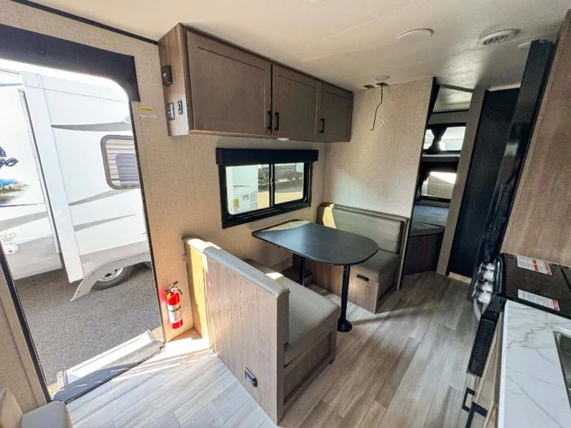 Used 2025 Starcraft Autumn Ridge 26BH — photo 7