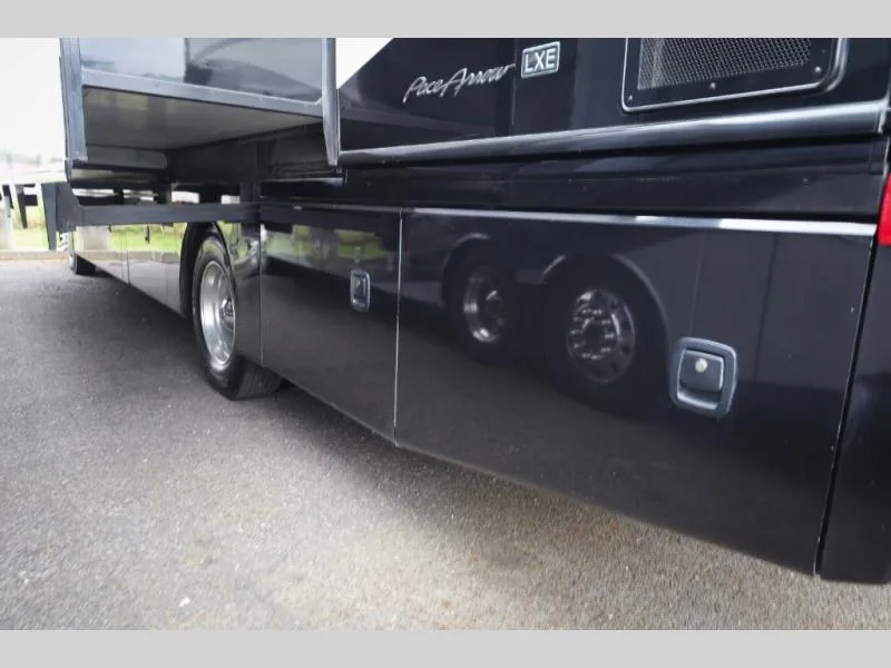 Used 2017 REV GROUP Pace Arrow 38K — photo 3