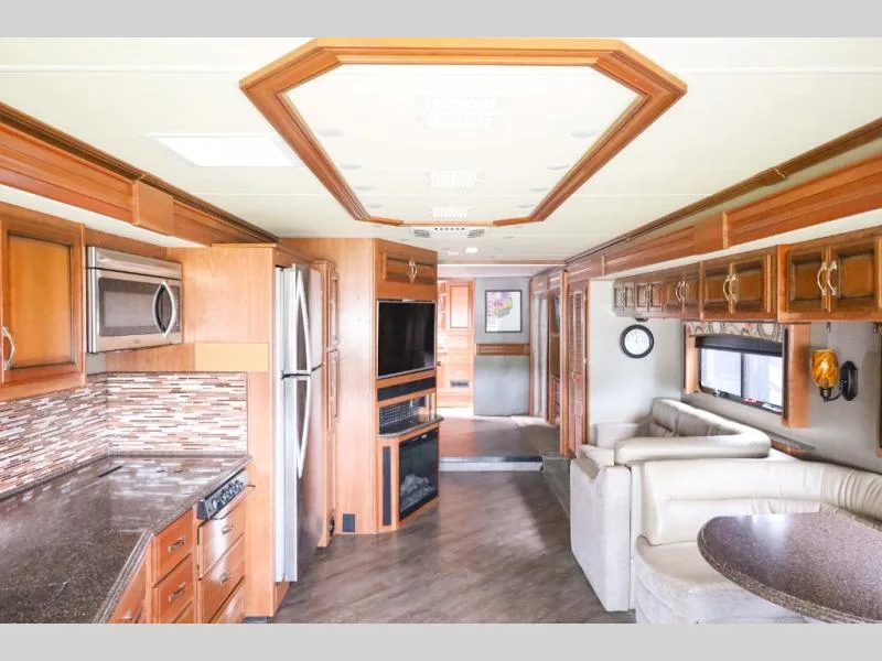 Used 2017 REV GROUP Pace Arrow 38K — photo 5
