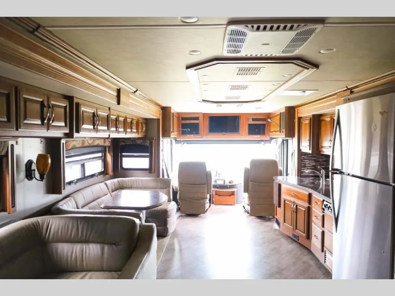 Used 2017 REV GROUP Pace Arrow 38K — photo 8