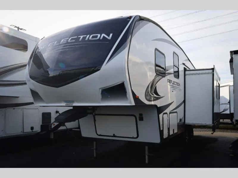 Used 2022 Grand Design Reflection 150 Series 260RD — photo 2