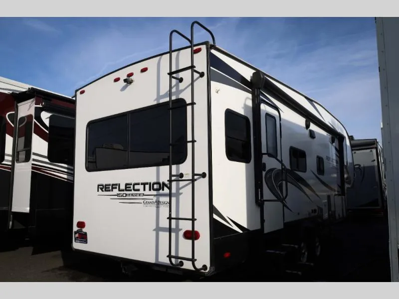 Used 2022 Grand Design Reflection 150 Series 260RD — photo 3