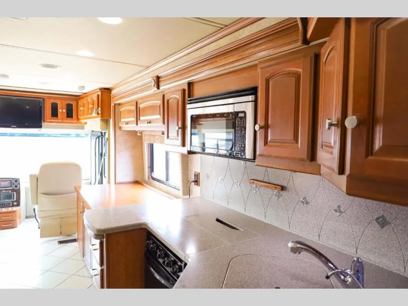 Used 2012 Winnebago 36M — photo 3