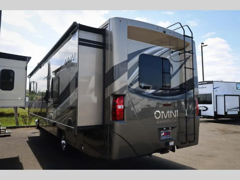 Used 2022 Thor Motor Coach Omni Super RS36 — photo 4