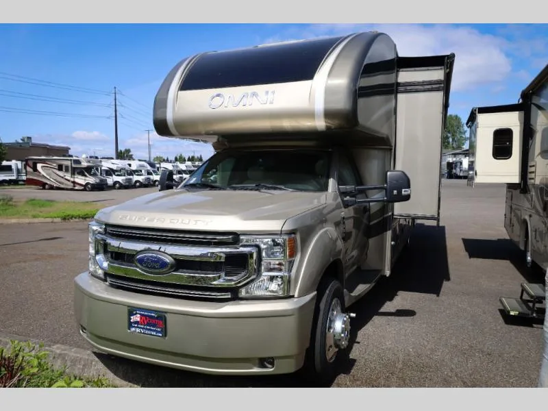 Used 2022 Thor Motor Coach Omni Super RS36 — photo 5