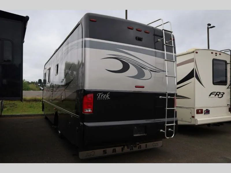 Used 2008 Monaco Safari Trek 28R — photo 2