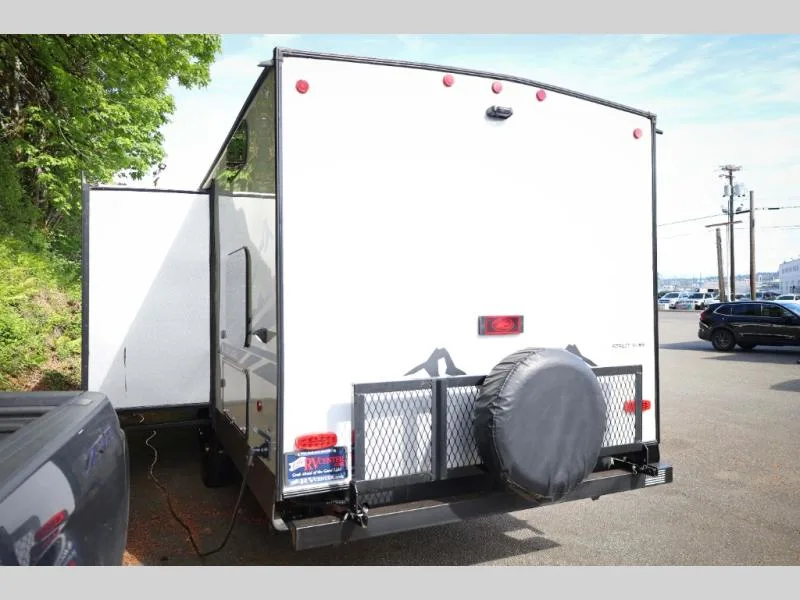 Used 2022 Forest River RV Cherokee Grey Wolf 274BRB — photo 5