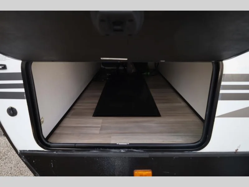Used 2021 Cruiser RV 2780 — photo 3
