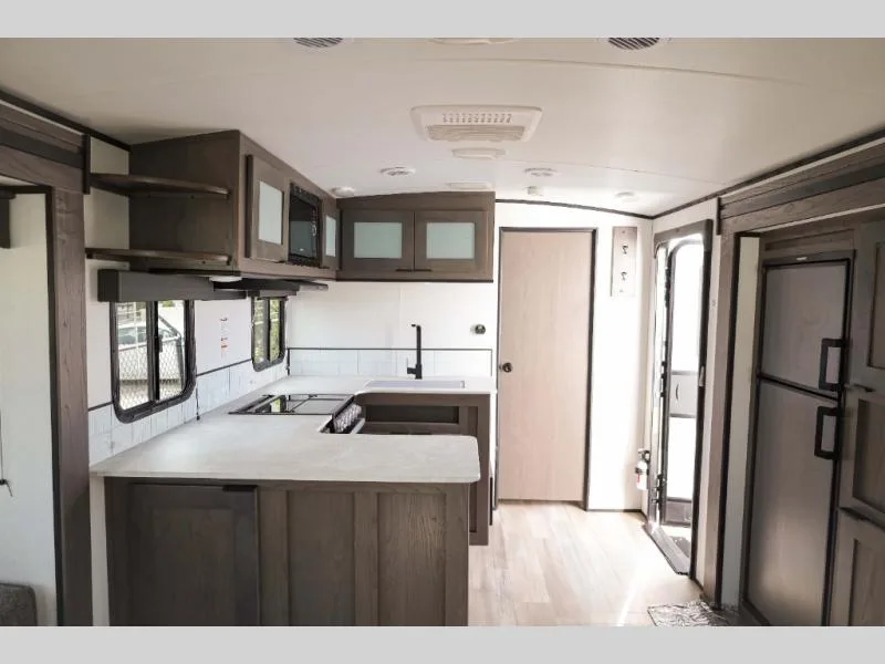 Used 2021 Cruiser RV 2780 — photo 5