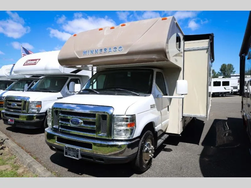 Used 2017 Winnebago Minnie Winnie 31G — photo 2