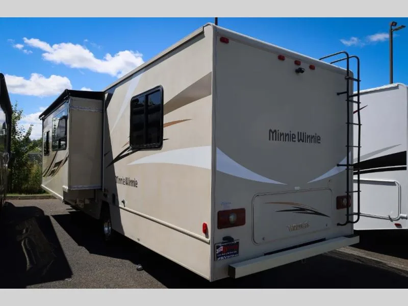 Used 2017 Winnebago Minnie Winnie 31G — photo 4