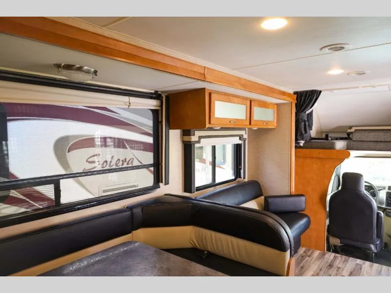 Used 2017 Winnebago Minnie Winnie 31G — photo 7