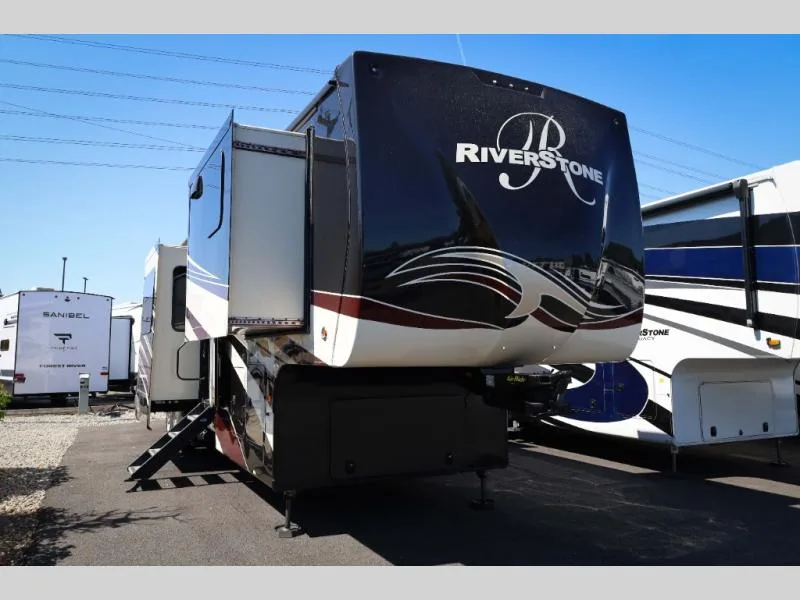 Used 2019 Forest River 39FK