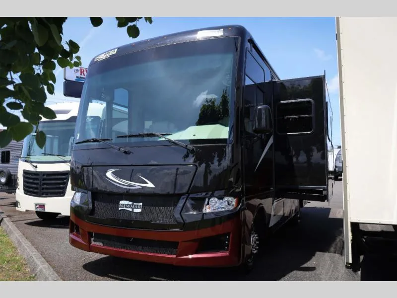 Used 2023 Newmar Bay Star Sport 2702 — photo 5