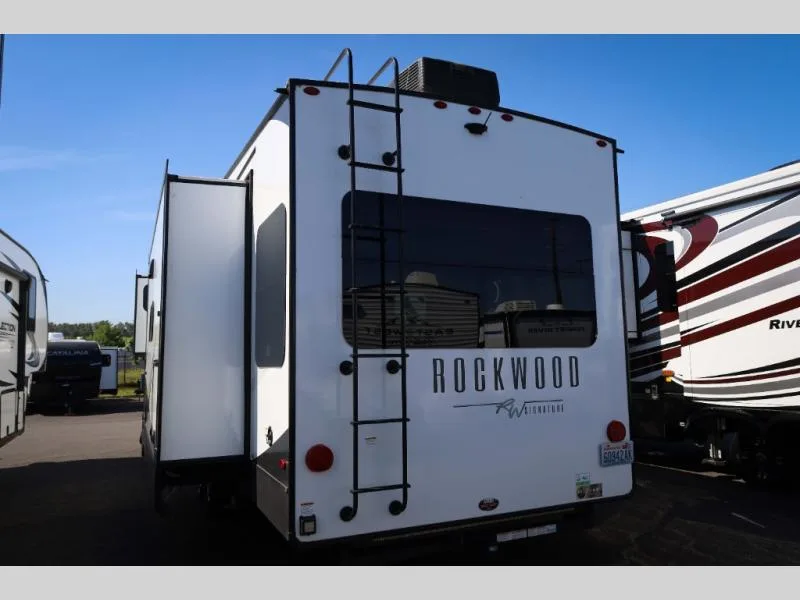 Used 2024 Forest River RV Rockwood Signature 361RL — photo 4
