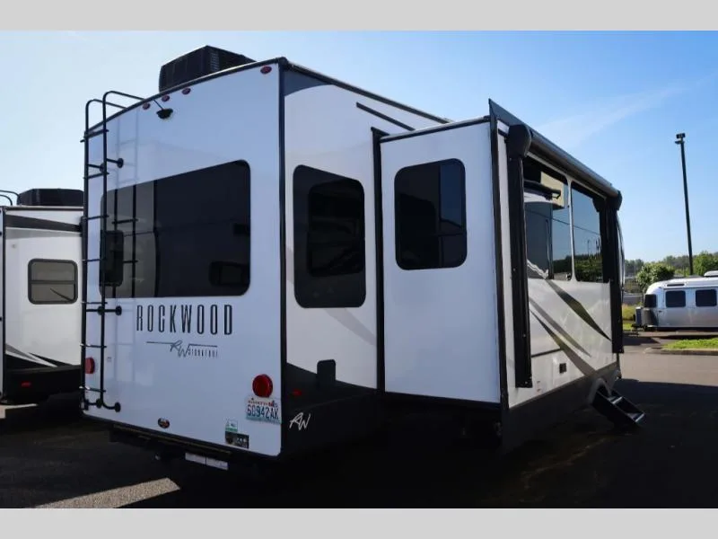 Used 2024 Forest River RV Rockwood Signature 361RL — photo 5