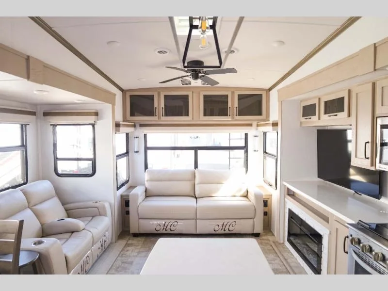 Used 2024 Forest River RV Rockwood Signature 361RL — photo 6