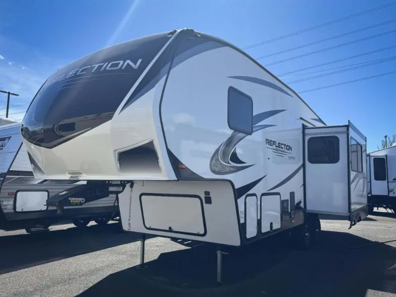 Used 2021 Grand Design Reflection 150 Series 240RL — photo 2