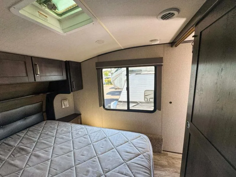Used 2021 Grand Design Reflection 150 Series 240RL — photo 3