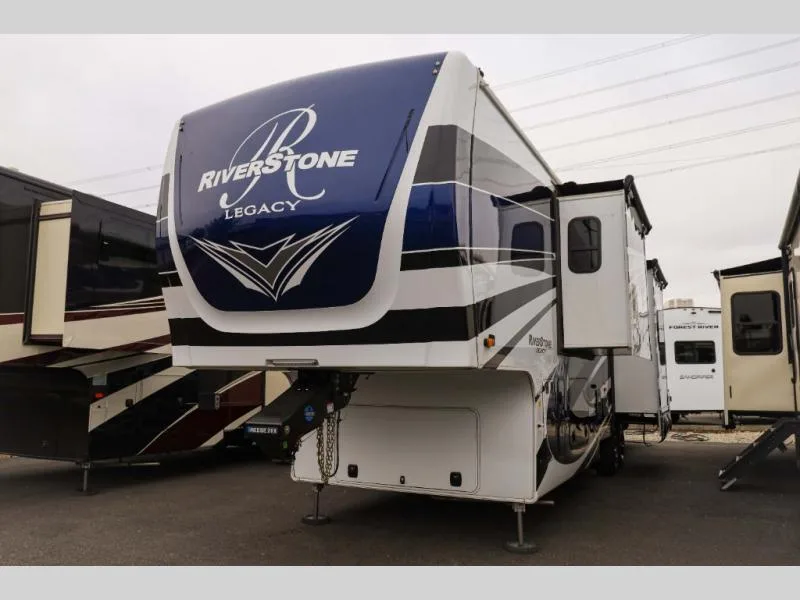 Used 2022 Forest River 39RK — photo 2