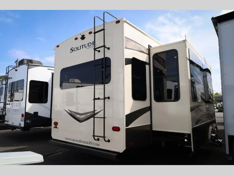 Used 2017 Grand Design Solitude 310GK — photo 4