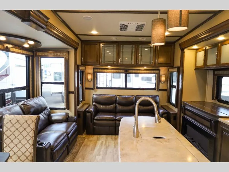 Used 2017 Grand Design Solitude 310GK — photo 6