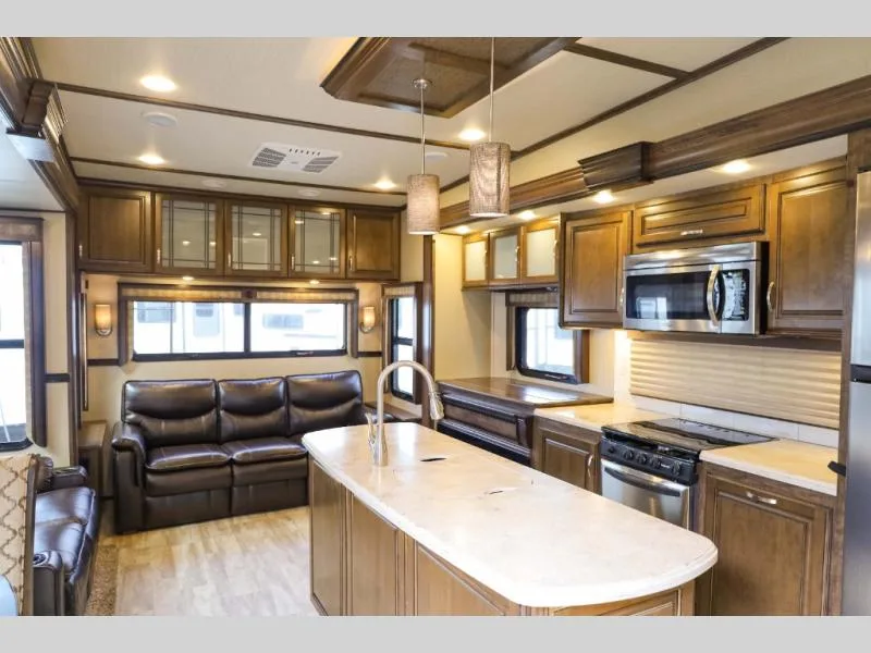 Used 2017 Grand Design Solitude 310GK — photo 7