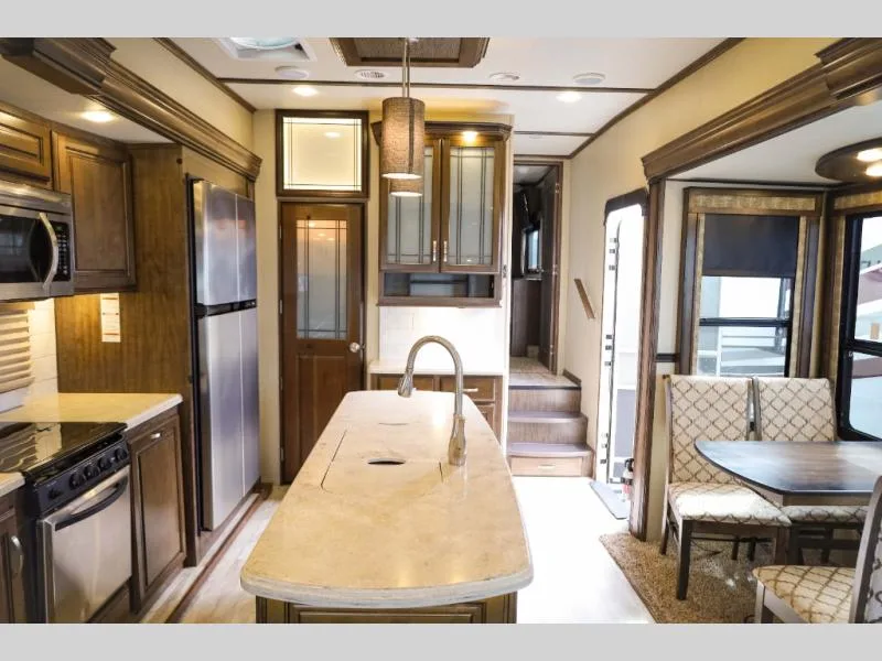 Used 2017 Grand Design Solitude 310GK — photo 8