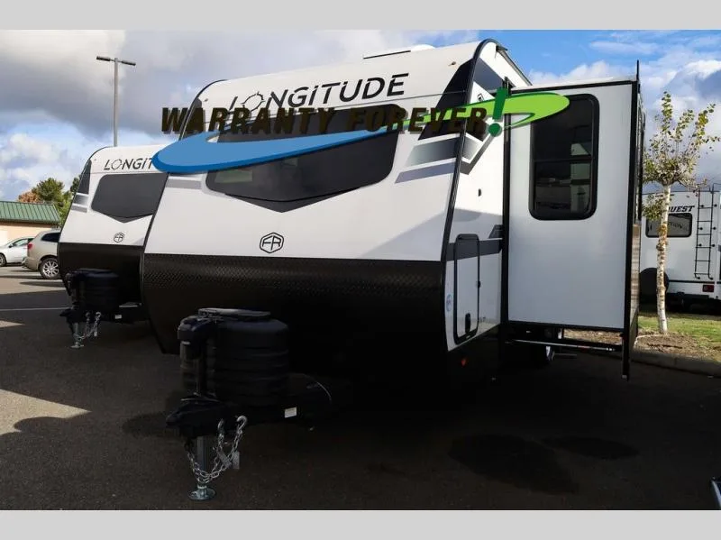 New 2026 EAST TO WEST Longitude 230FK — photo 3