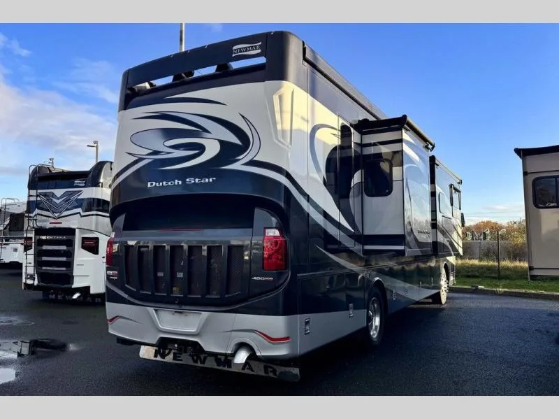 Used 2016 Newmar Dutch Star 3736 — photo 3