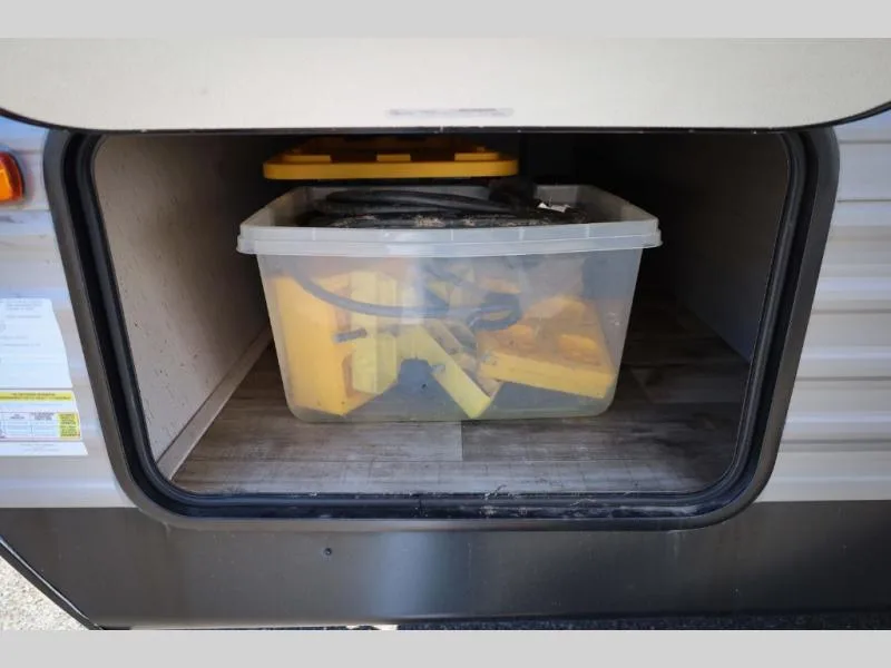 Used 2024 Keystone RV Coleman Lantern 202R — photo 3