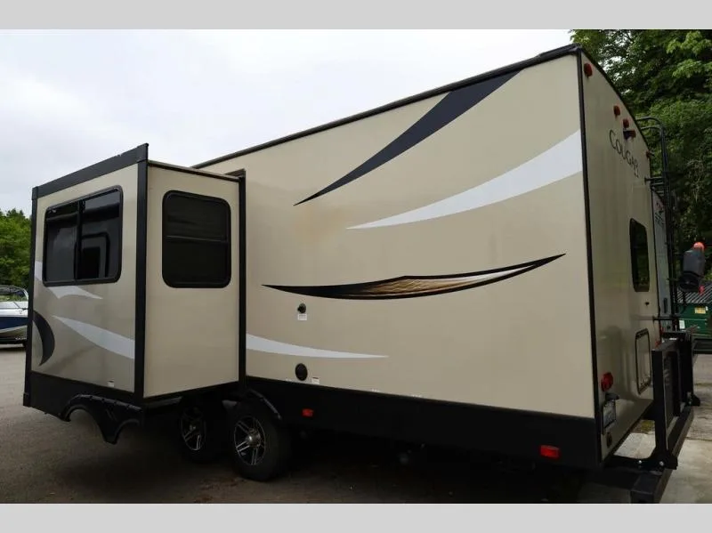 Used 2019 Keystone RV Cougar Half-Ton Series 25BHSWE — photo 4