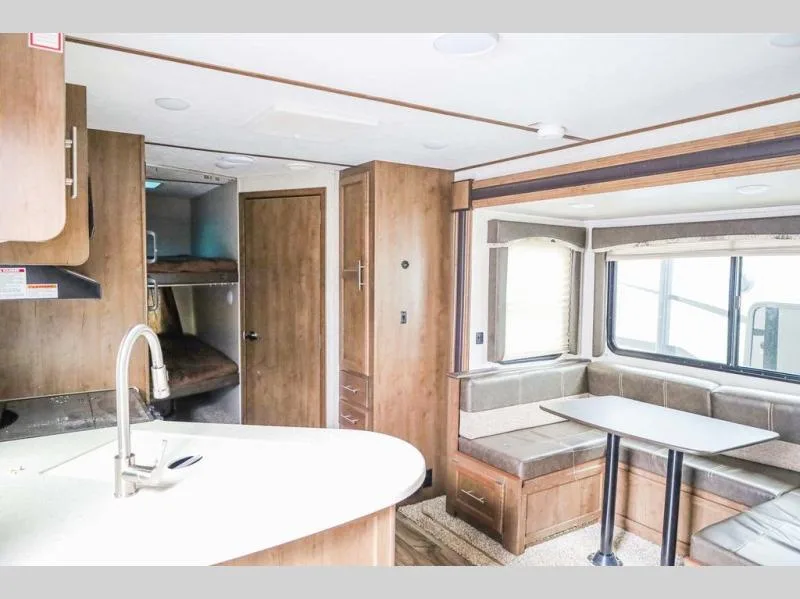 Used 2019 Keystone RV Cougar Half-Ton Series 25BHSWE — photo 7
