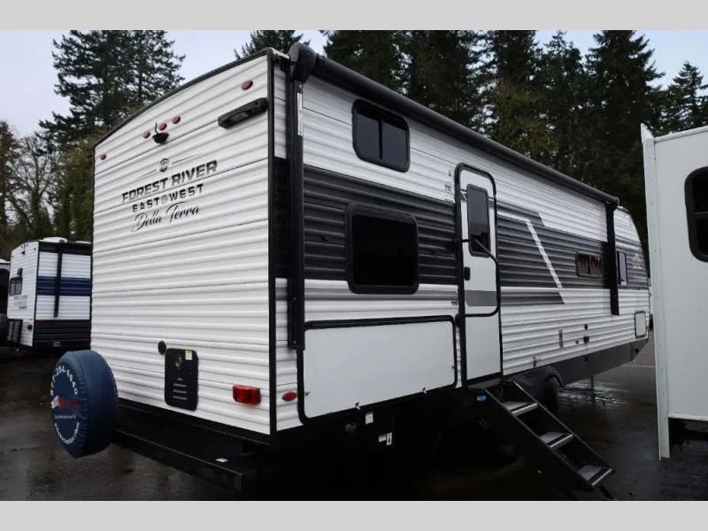 Used 2026 EAST TO WEST Della Terra 262BH — photo 3