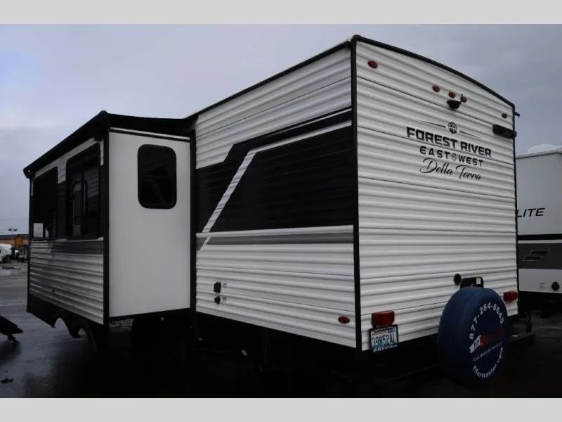 Used 2026 EAST TO WEST Della Terra 262BH — photo 4