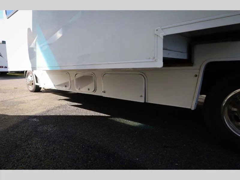 Used 2008 Coachmen RV Freelander 3150SS — photo 3