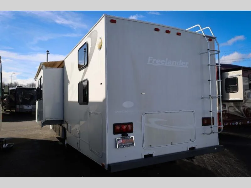 Used 2008 Coachmen RV Freelander 3150SS — photo 4