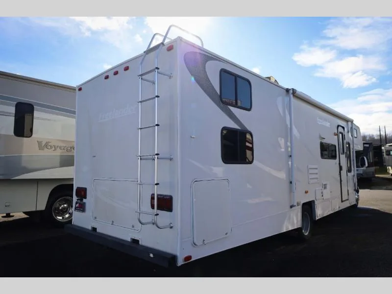 Used 2008 Coachmen RV Freelander 3150SS — photo 5