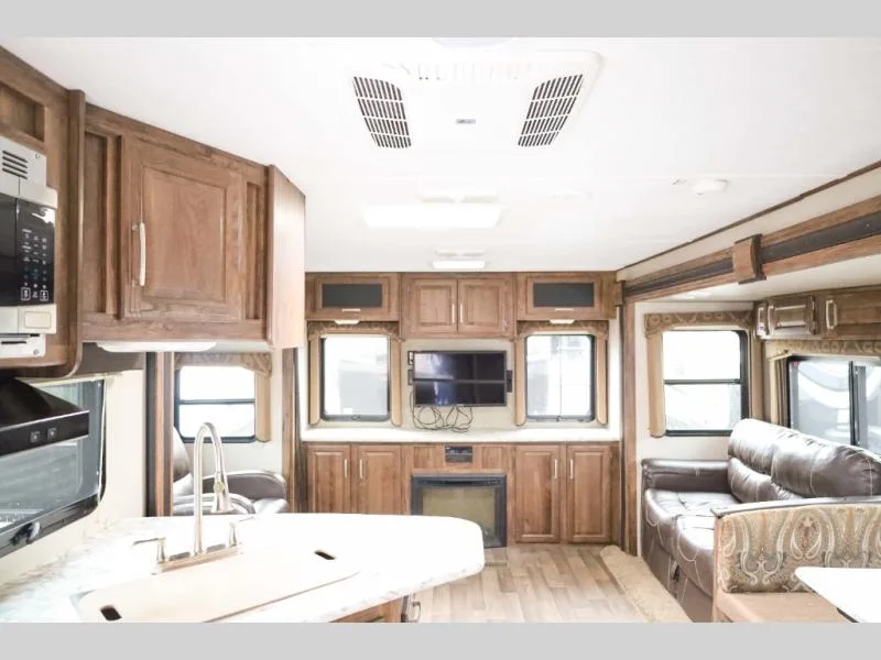 Used 2017 Keystone RV Cougar Half-Ton Series Series — photo 5