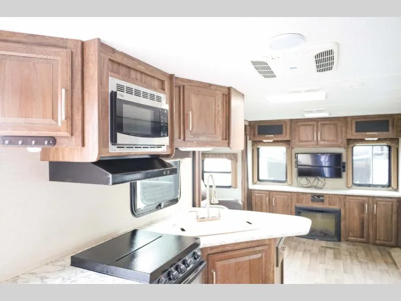 Used 2017 Keystone RV Cougar Half-Ton Series Series — photo 6